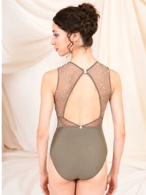 💝 DellaLo Milano Nefti CL Ballet Leotard – Elegant Dancewear  - Small